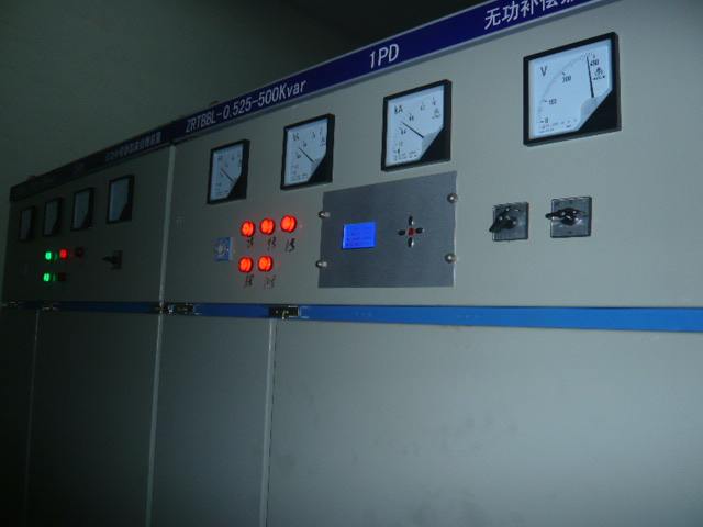 干式变压器1000KVA）,功率因素很低，供电公司要收调整金（罚款）